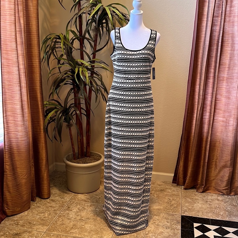 NWT- Guess Knit Maxi Dress, black and cream, size 10, resort or casual wear